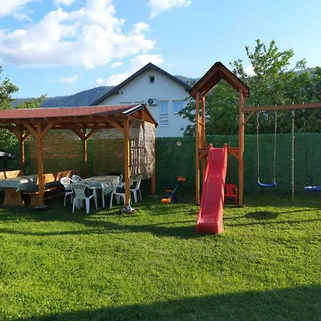 Nea Ilidza Villa *